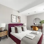 Chic Flat With Stunning City Views