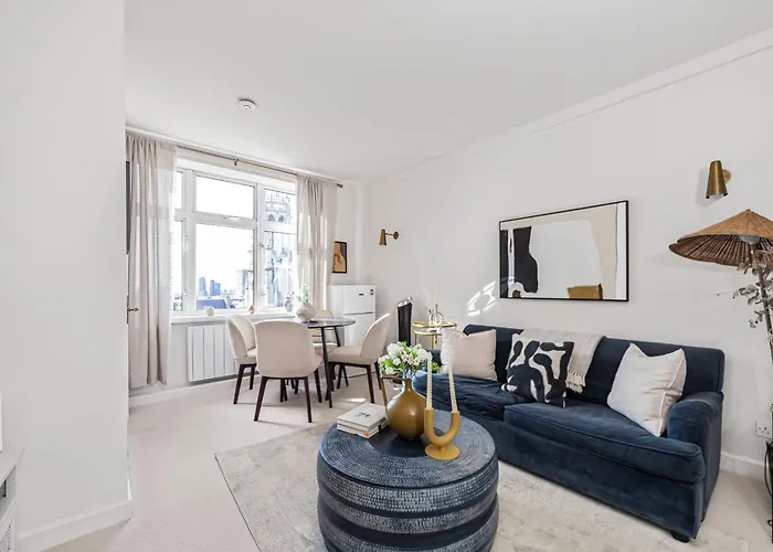 Chic Flat With Stunning City Views